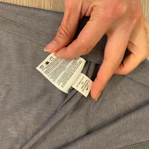 Nike Women’s Open Back Tank Top - Picture 3 of 3